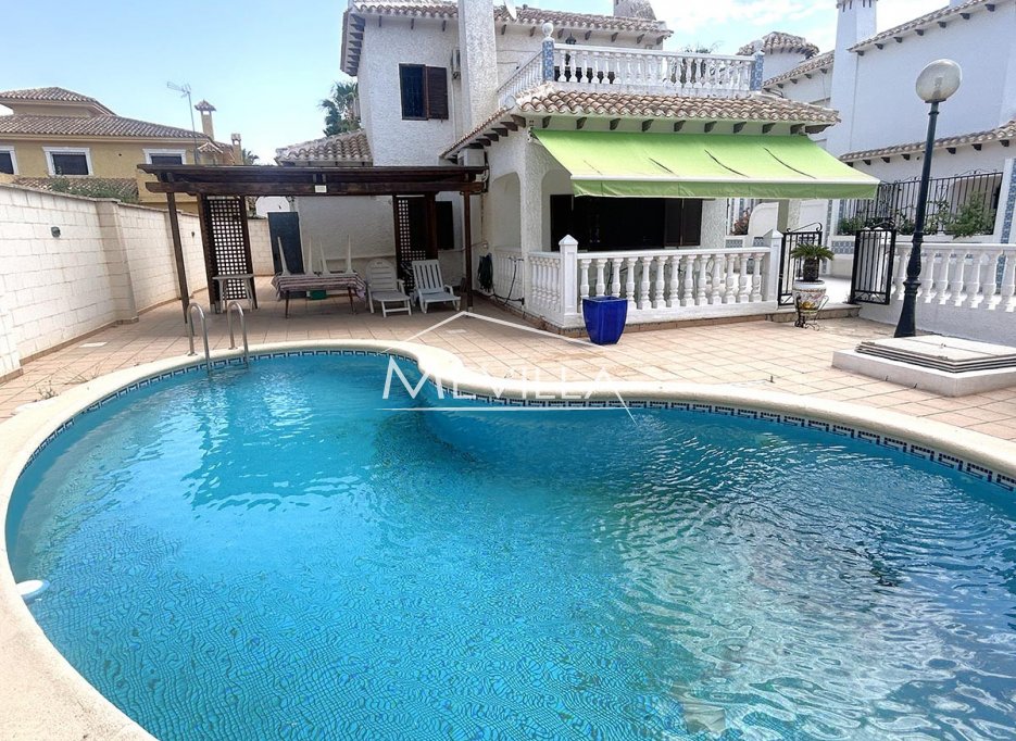 Wederverkoop - Villa - Orihuela Costa - La Zenia