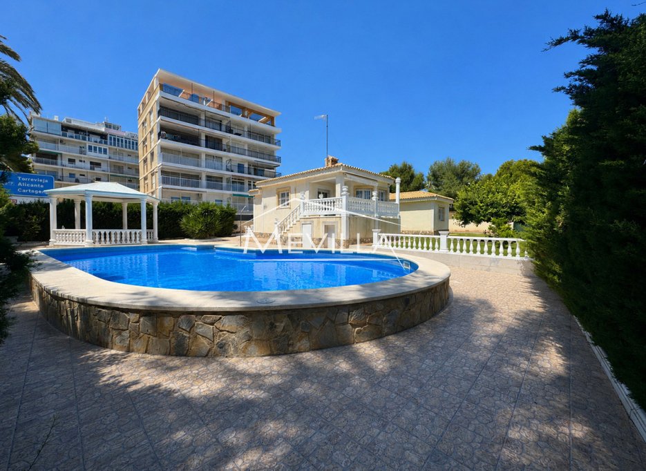 Wederverkoop - Villa - Orihuela Costa - La Zenia