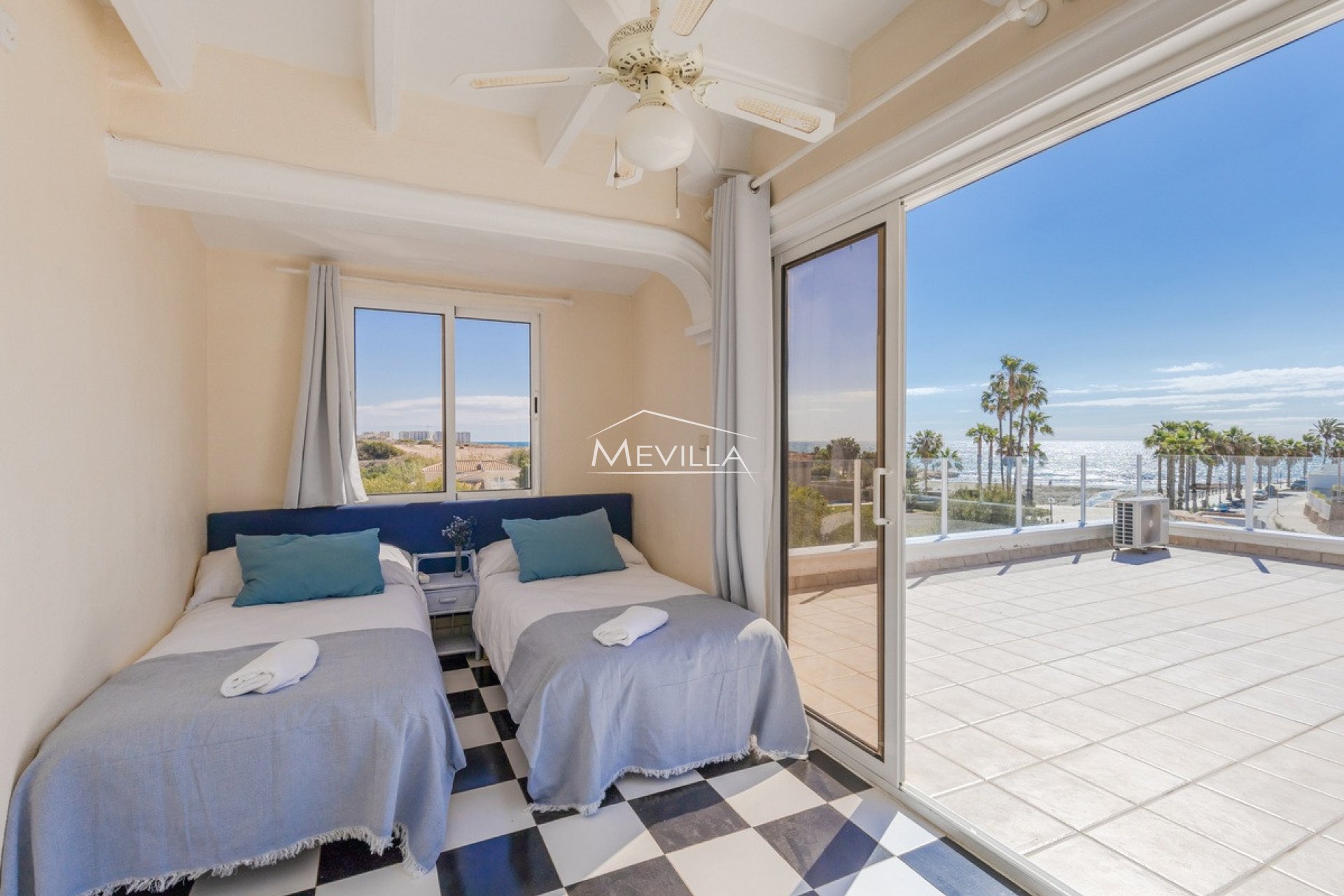 Wederverkoop - Villa - Orihuela Costa - Playa Flamenca