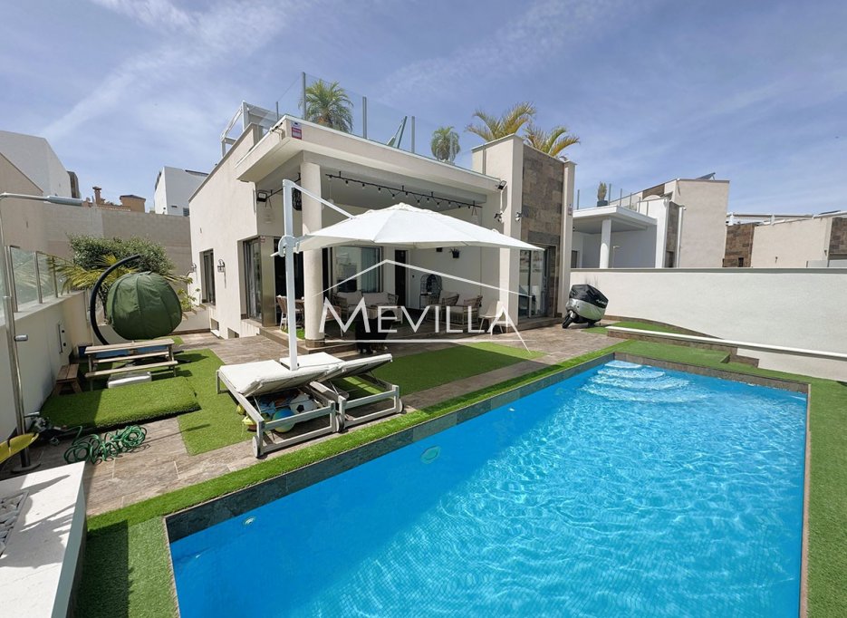 Wederverkoop - Villa - Orihuela Costa - Villamartin