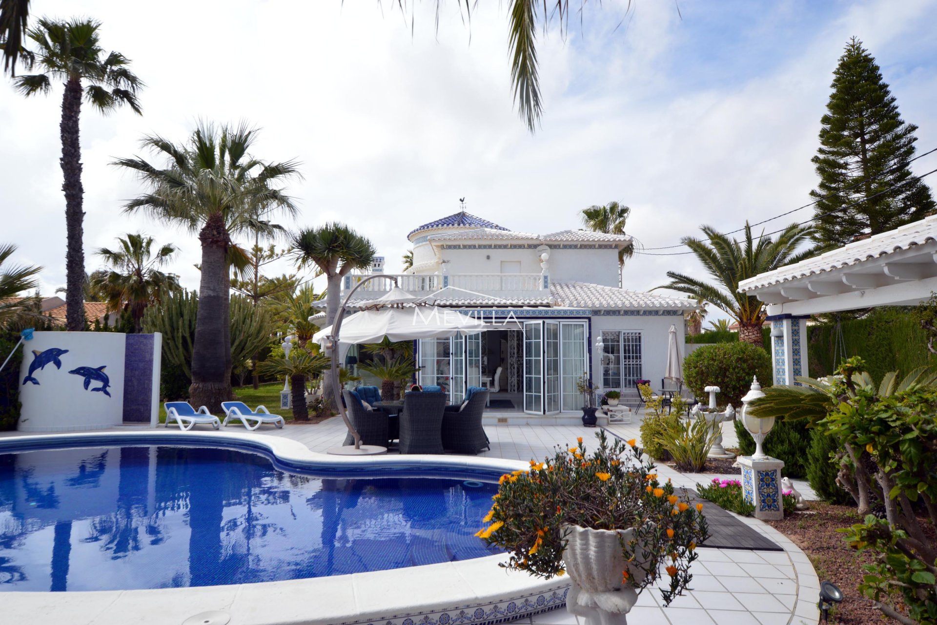 WONDERFUL VILLA WITH SPECTACULAR VIEWS, CLOSE TO THE BEACH