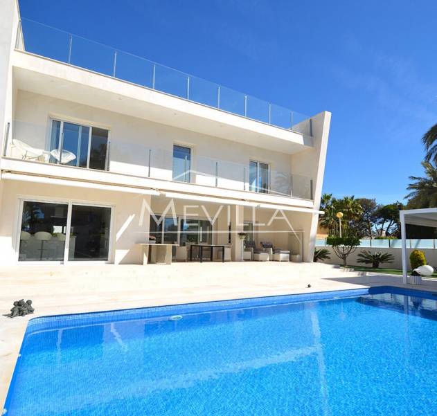 Luxe Villa Verkocht in Cabo Roig