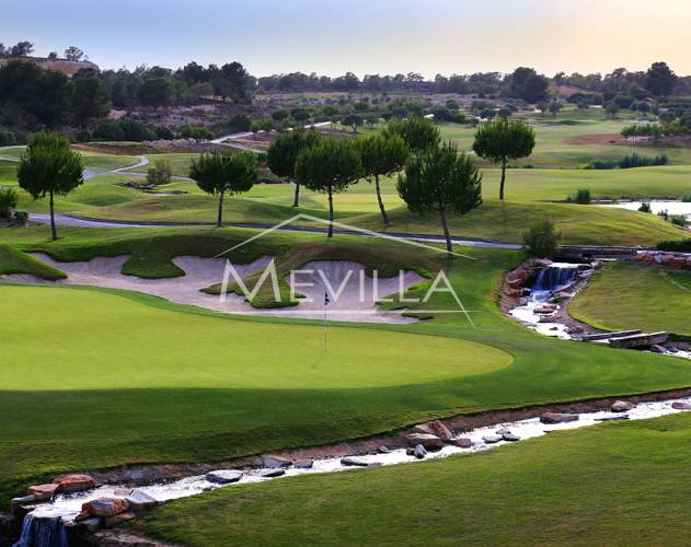 Las mejores villas de nueva construcción en Las Colinas Golf and Country Club 2021