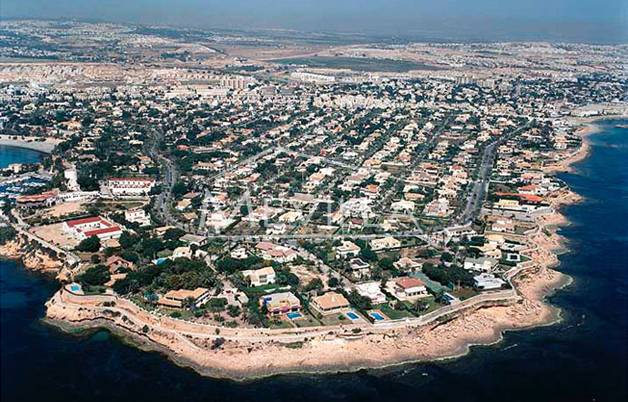 Luxury villas in Cabo Roig, a unique environment for an extraordinary home 