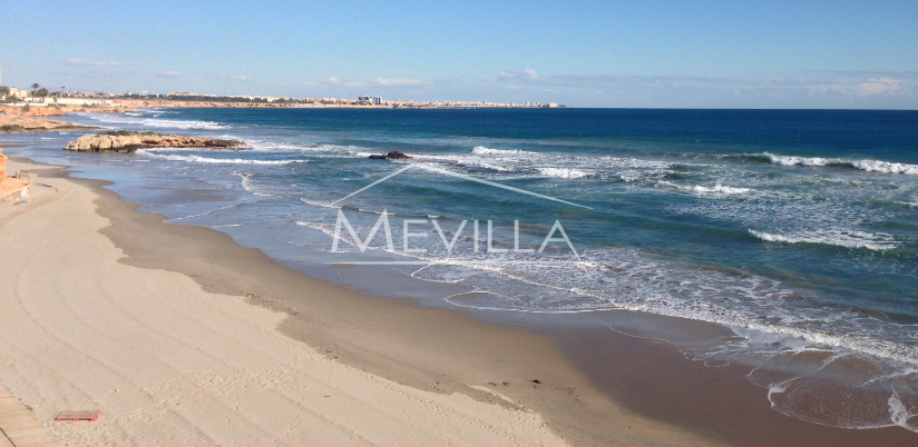 Townhouse and villas in Cabo roig near to cala Capitán beach Townhouse and villas in Cabo roig near to cala Capitán beach