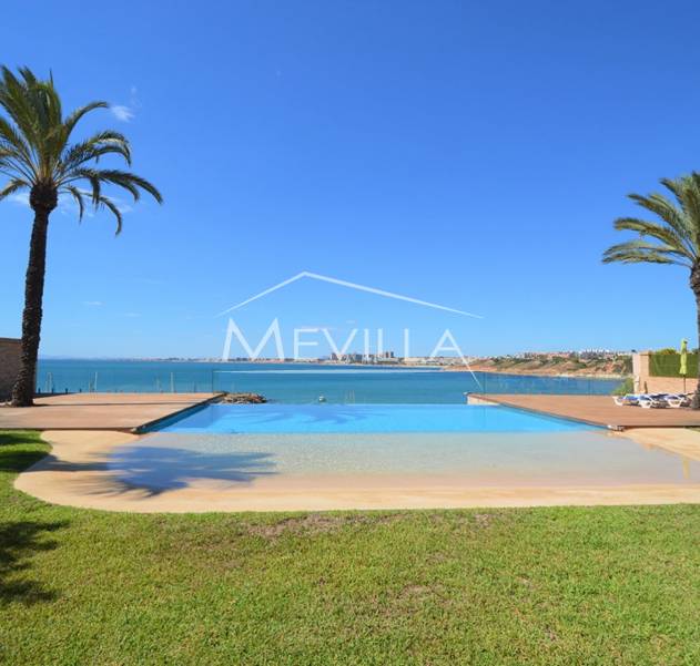 Mevilla Brilla en el Mercado Inmobiliario de Lujo de Orihuela Costa: Un Hito de Éxito y Excelencia