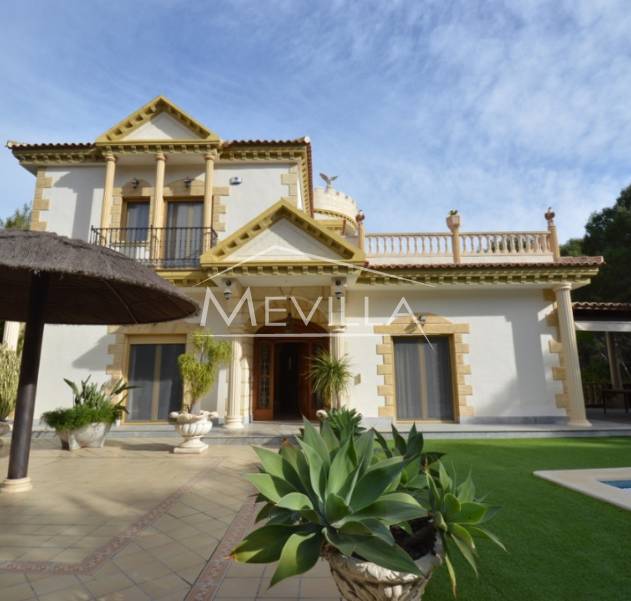 Execptional luxury villa for sale in Campoamor, Orihuela Costa