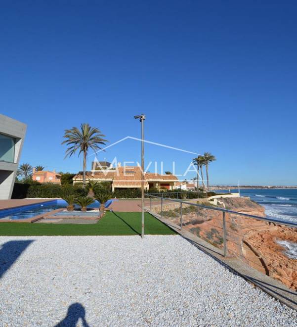 Tenemos villas exclusivas para disrutar de la Costa Blanca en Cabo Roig, Orihuela Costa