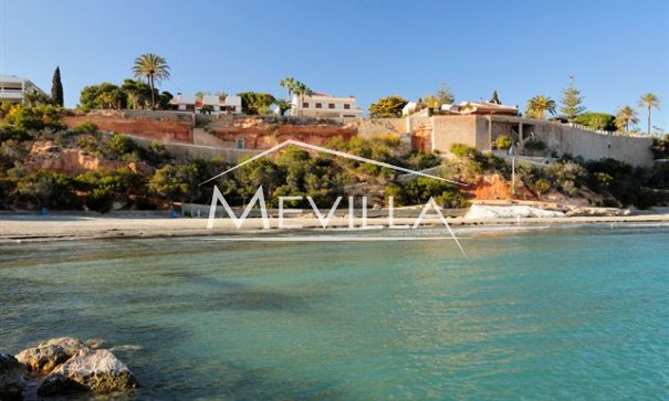 La playa de Cabo Roig.