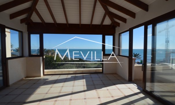 Rommet med utsikt mot havet