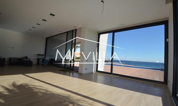 The room with view to the sea