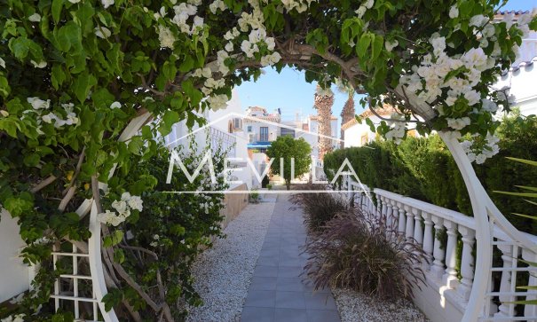 Resales - Villa - Orihuela Costa - Villamartin