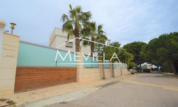 Resales - Villa - Orihuela Costa - La Zenia