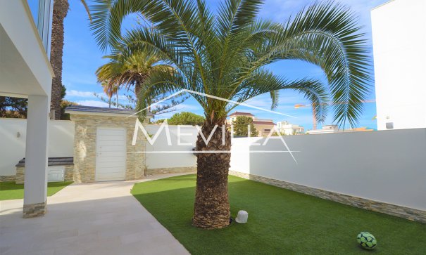 Resales - Villa - Orihuela Costa - La Zenia