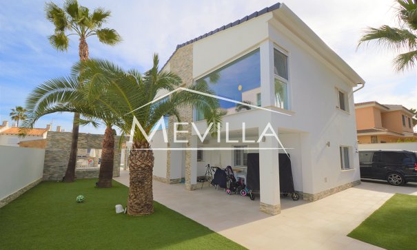 Resales - Villa - Orihuela Costa - La Zenia