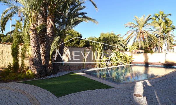 Resales - Villa - Orihuela Costa - La Zenia