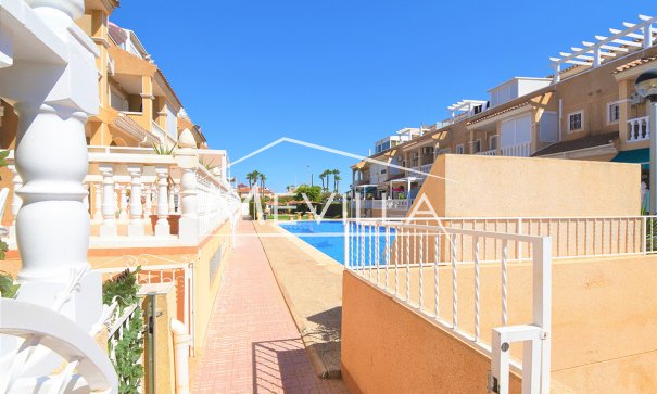Salg (Resales) - Villa - Orihuela Costa - Playa Flamenca