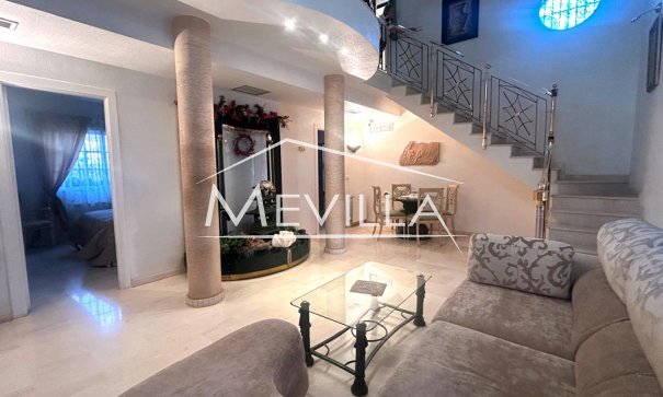 Resales - Villa - Torrevieja - Los Balcones