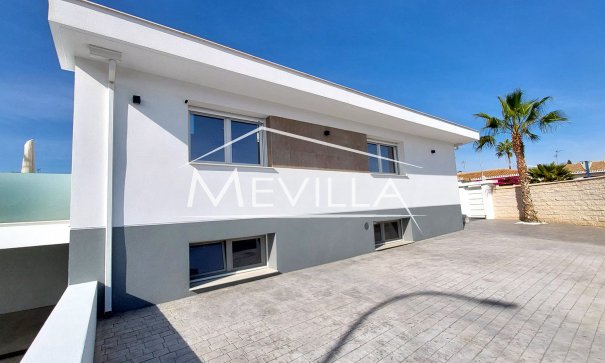 Resales - Villa - Orihuela Costa - Campoamor