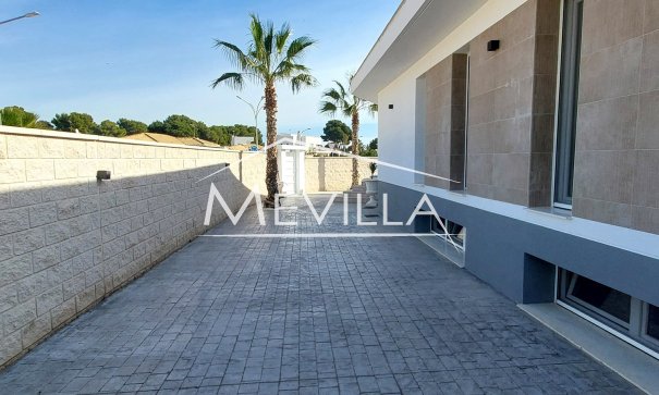 Resales - Villa - Orihuela Costa - Campoamor