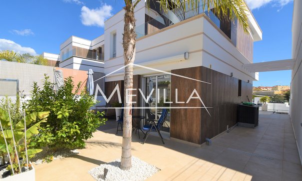 Resales - Villa - Orihuela Costa - Villamartin