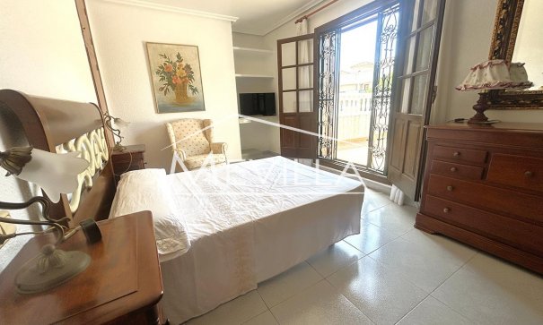Salg (Resales) - Villa - Orihuela Costa - La Zenia