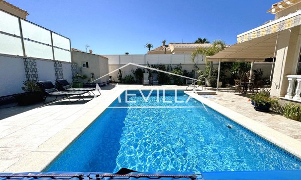 Salg (Resales) - Villa - Orihuela Costa - Playa Flamenca