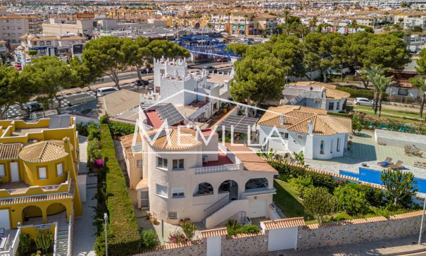 Resales - Villa - Orihuela Costa - La Zenia