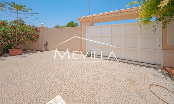 Resales - Villa - Orihuela Costa - Campoamor