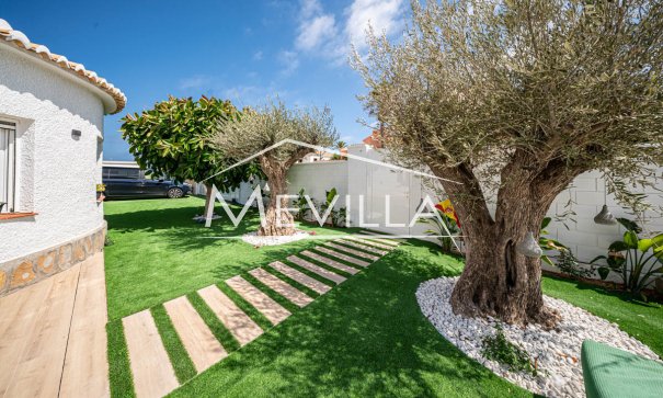 Verkäufe - Villa - Orihuela Costa - La Zenia